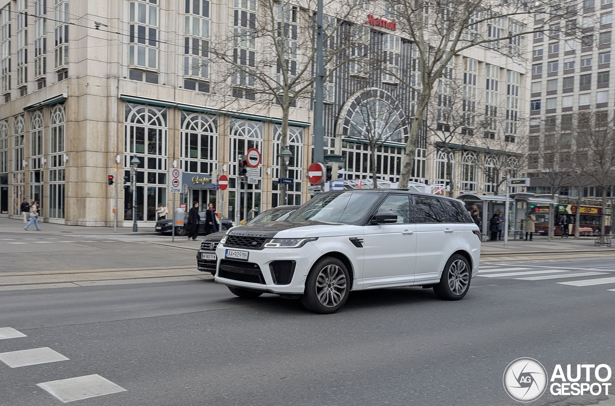 Land Rover Range Rover Sport SVR 2018