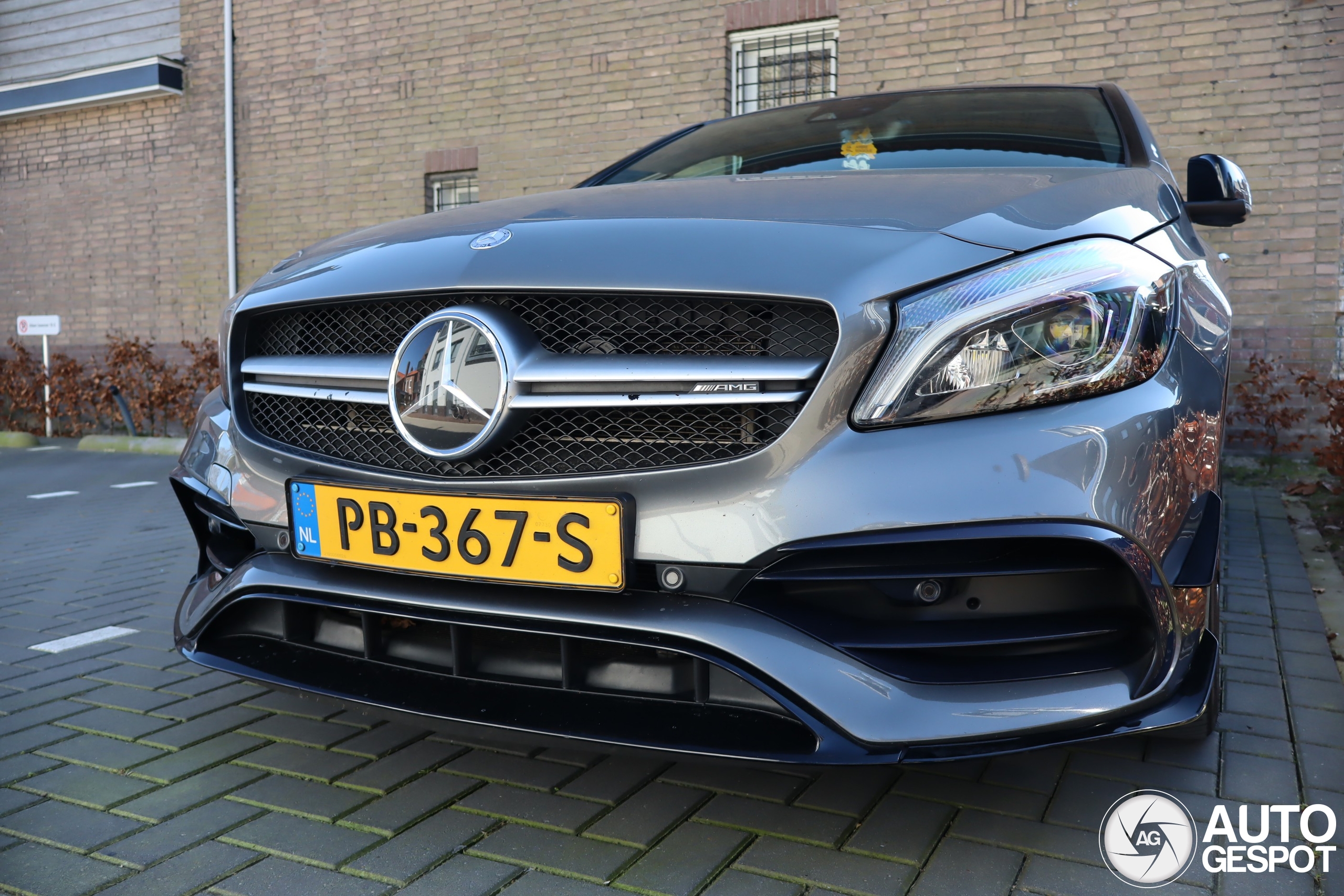Mercedes-AMG A 45 W176 2015