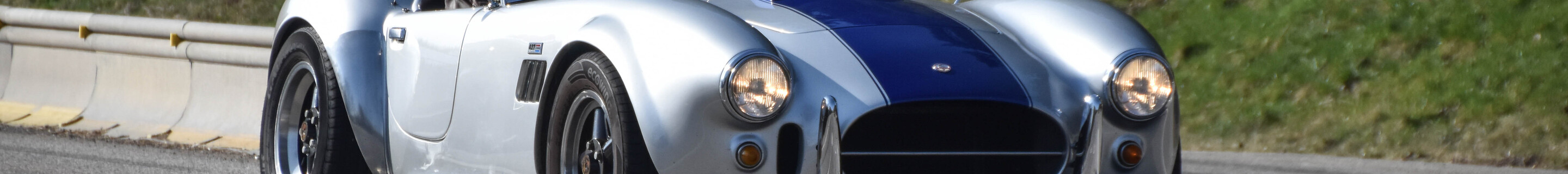 AC Cobra 427