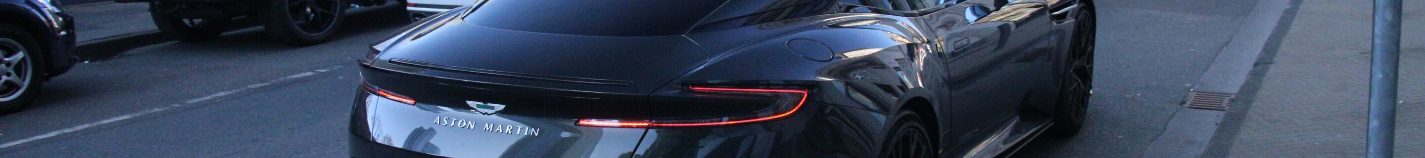 Aston Martin DB12