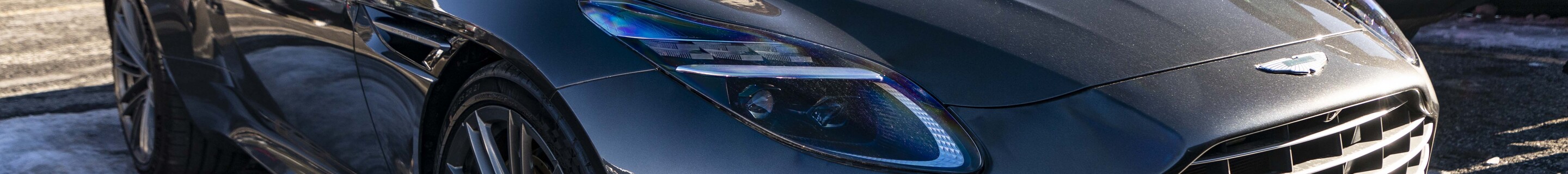 Aston Martin DB12
