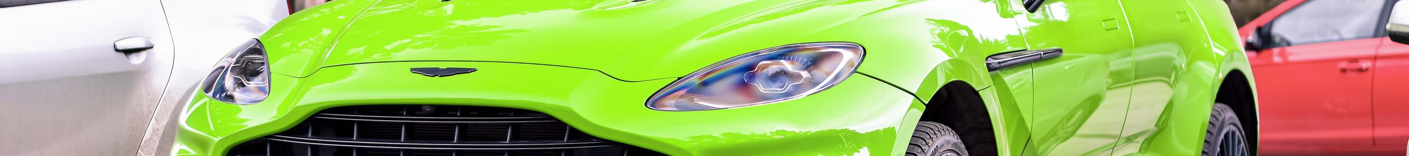 Aston Martin DBX707