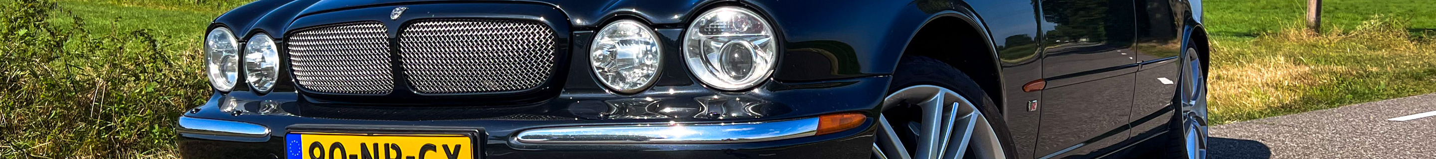 Jaguar XJR