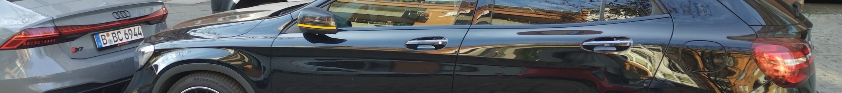 Mercedes-AMG GLA 45 X156 Yellow Night Edition