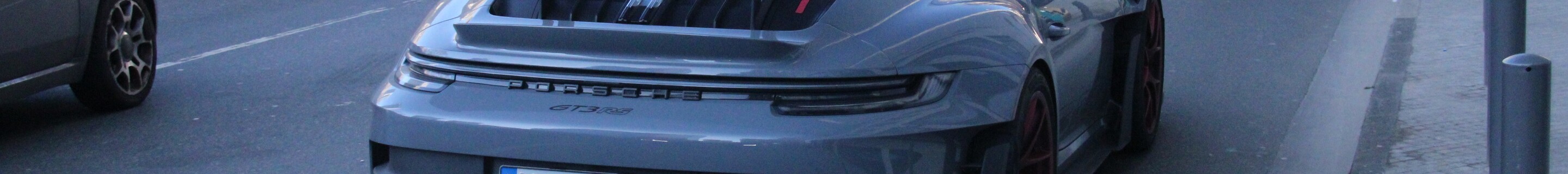 Porsche 992 GT3 RS Weissach Package