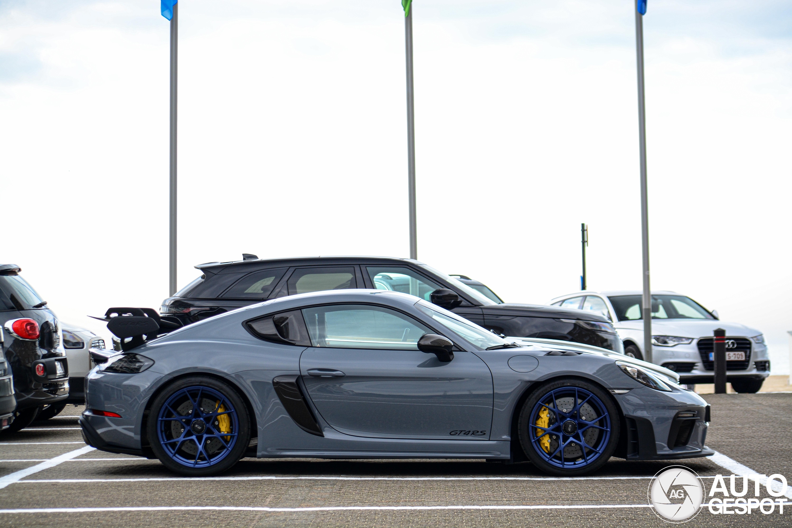 Porsche 718 Cayman GT4 RS Weissach Package