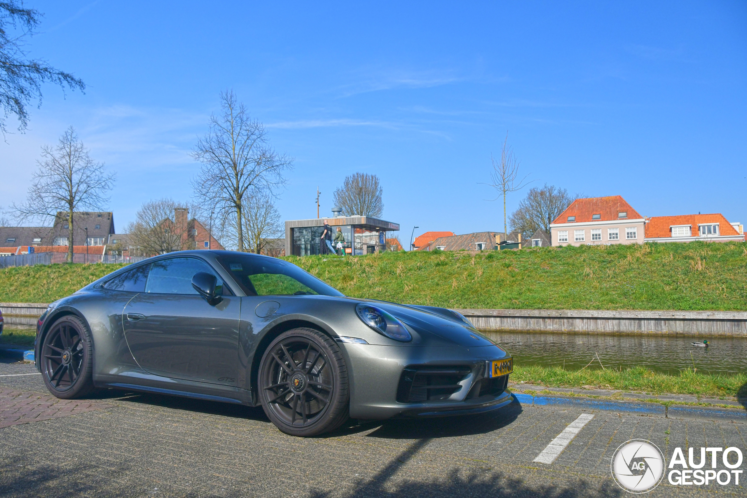 Porsche 992 Carrera 4 GTS