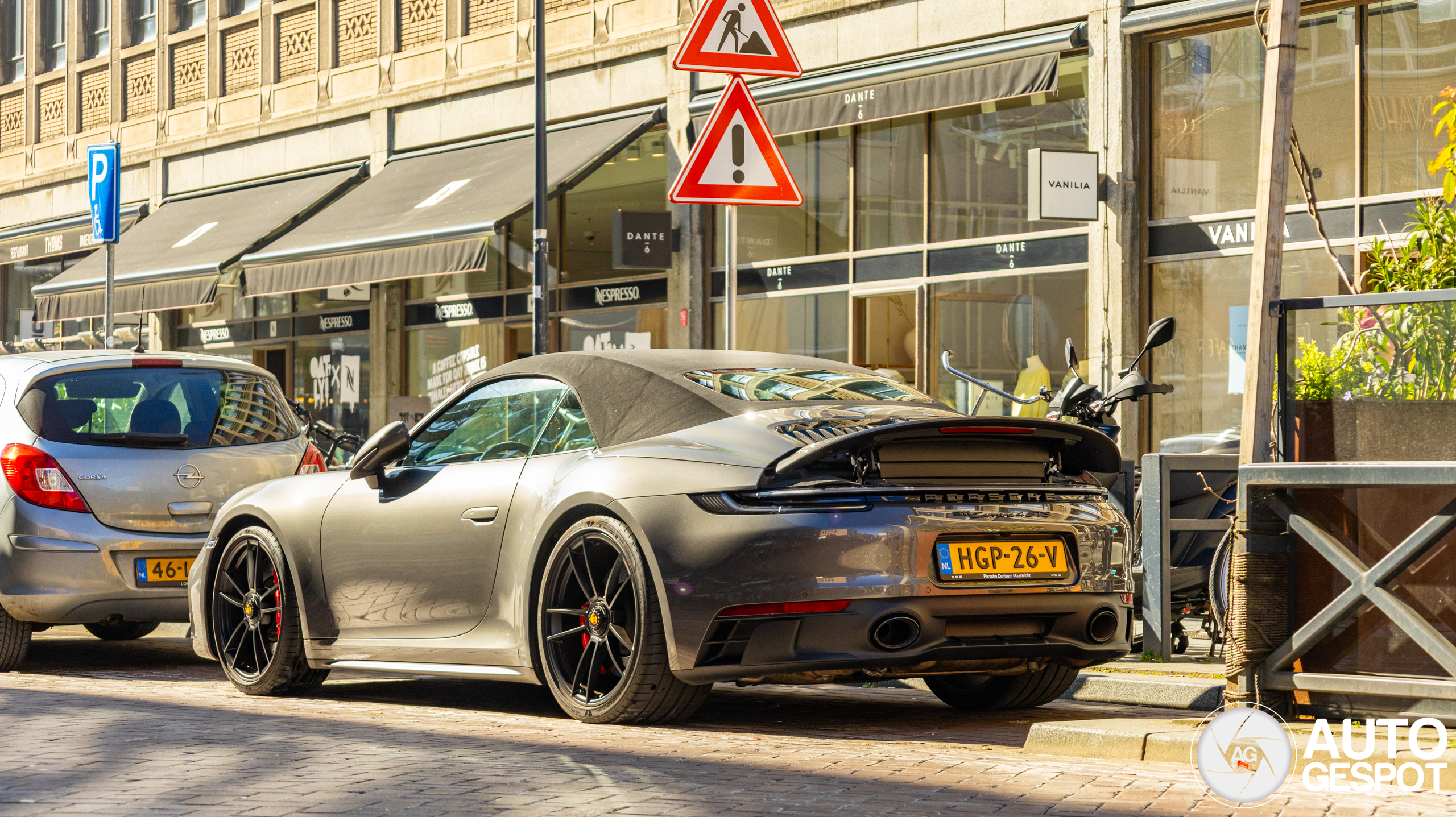 Porsche 992 Carrera 4 GTS Cabriolet
