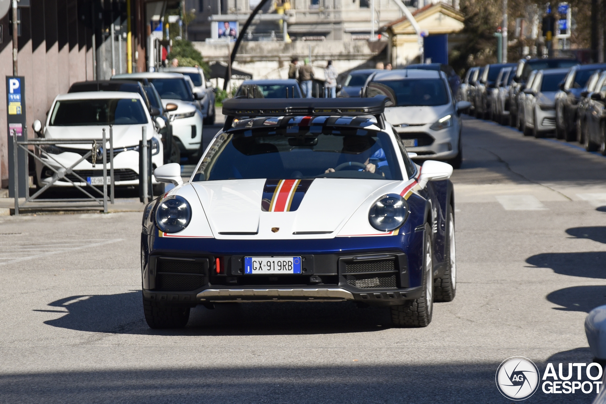 Porsche 992 Dakar