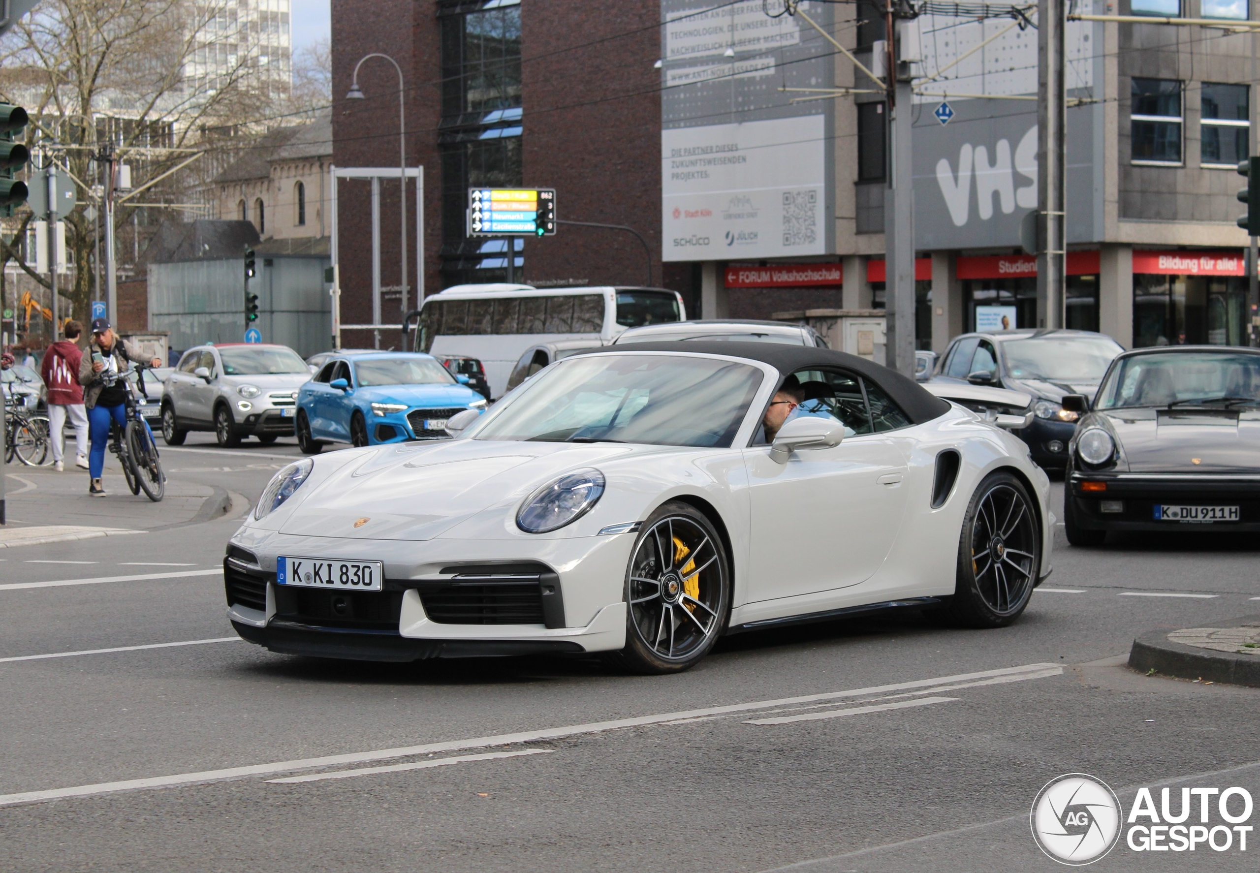 Porsche 992 Turbo Cabriolet