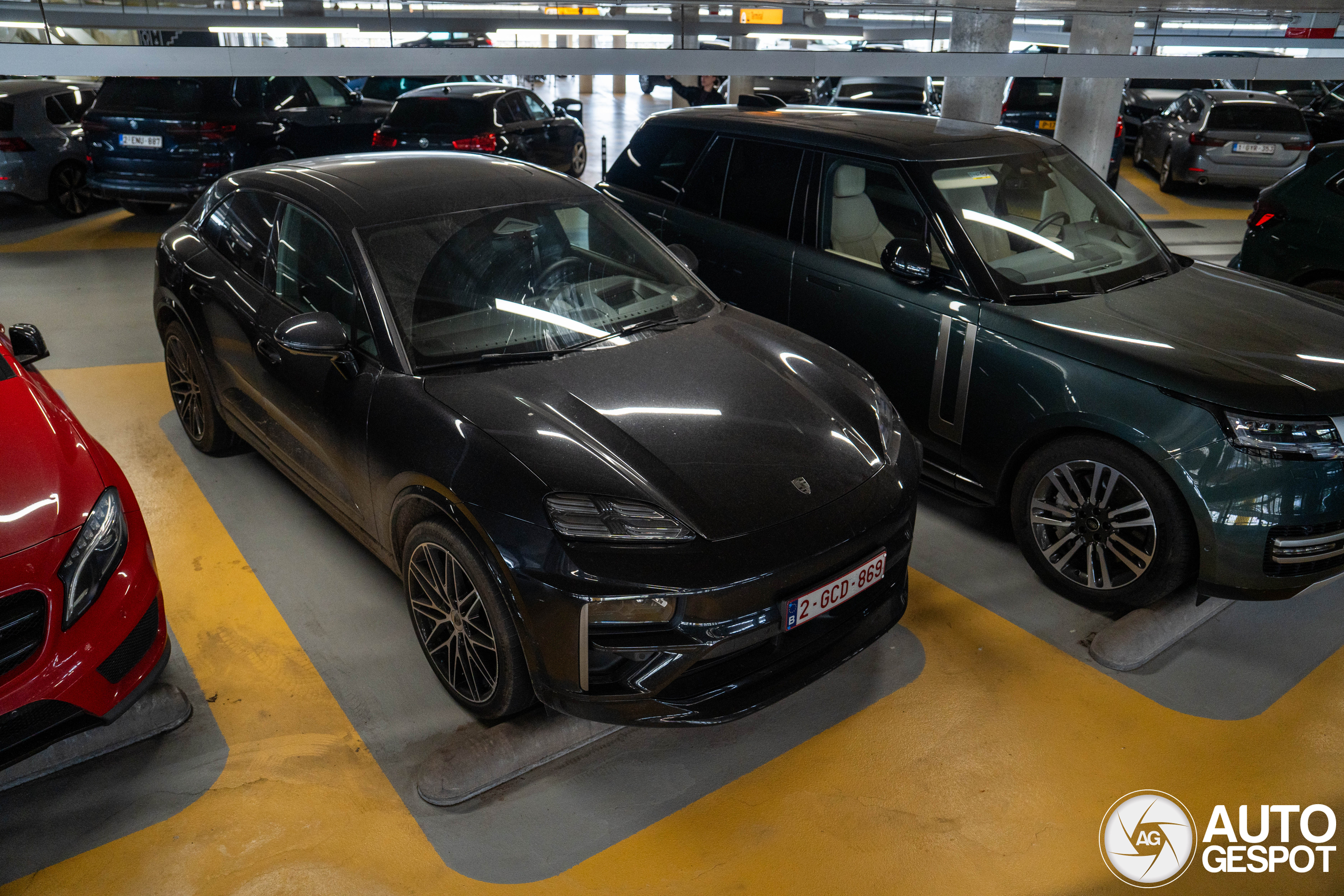 Porsche Macan EV Turbo