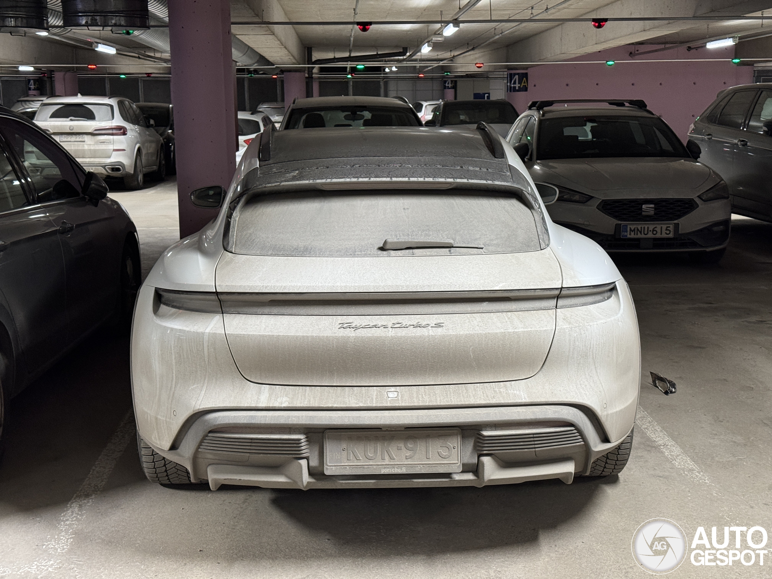 Porsche Taycan Turbo S Cross Turismo