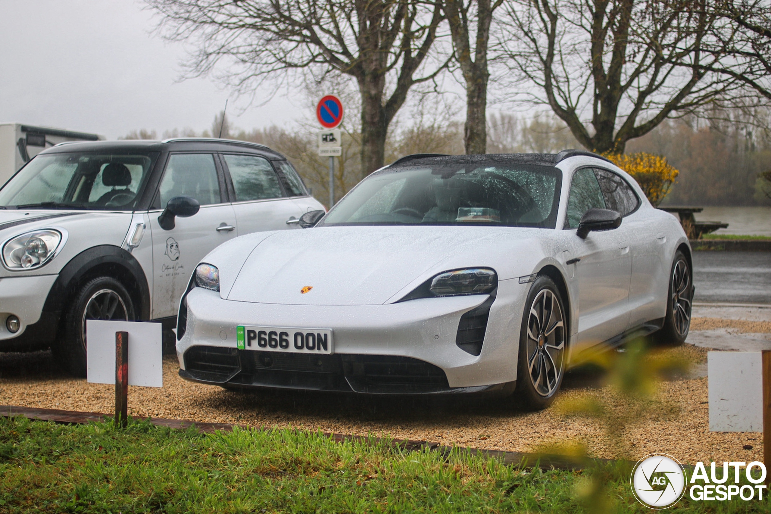 Porsche Taycan Turbo S Sport Turismo