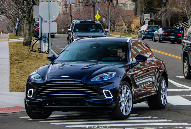 Aston Martin DBX