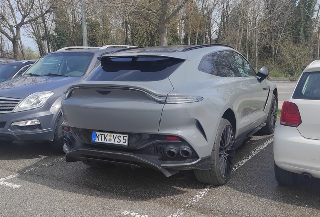 Aston Martin DBX707
