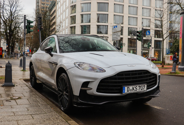 Aston Martin DBX707