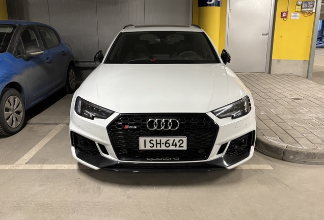 Audi RS4 Avant B9