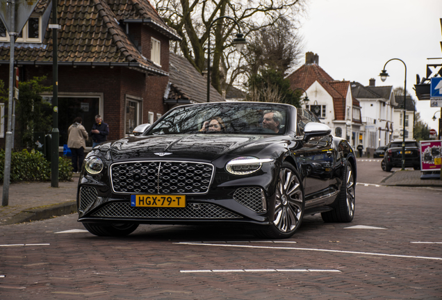 Bentley Continental GTC Mulliner 2025