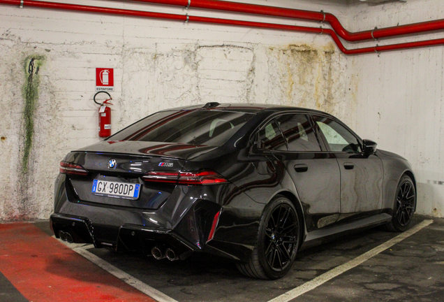 BMW M5 G90