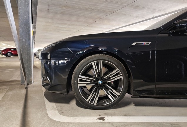 BMW M760e xDrive