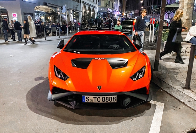 Lamborghini Huracán LP640-2 STO