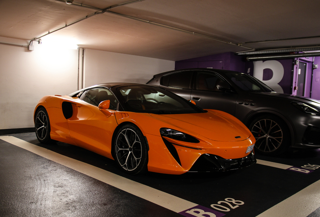 McLaren Artura Spider