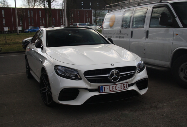 Mercedes-AMG E 63 S W213