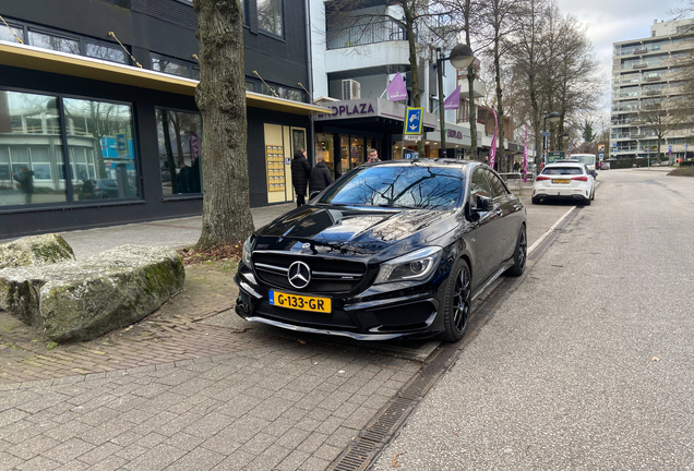 Mercedes-Benz CLA 45 AMG C117