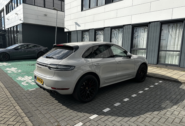 Porsche 95B Macan GTS MkIII