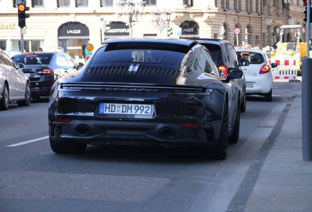 Porsche 992 Carrera 4 GTS