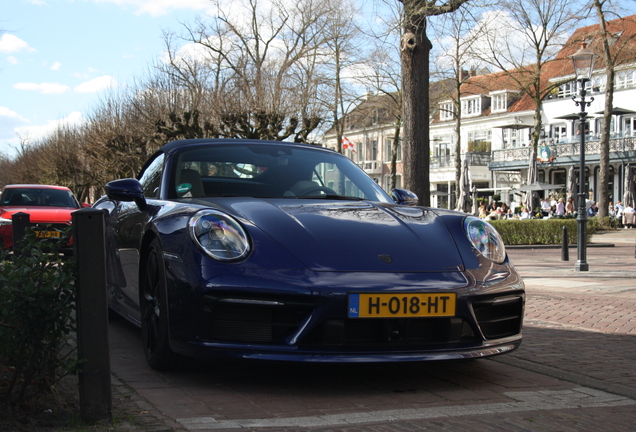 Porsche 992 Carrera 4S Cabriolet