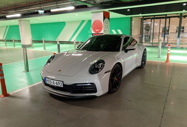 Porsche 992 Carrera 4S