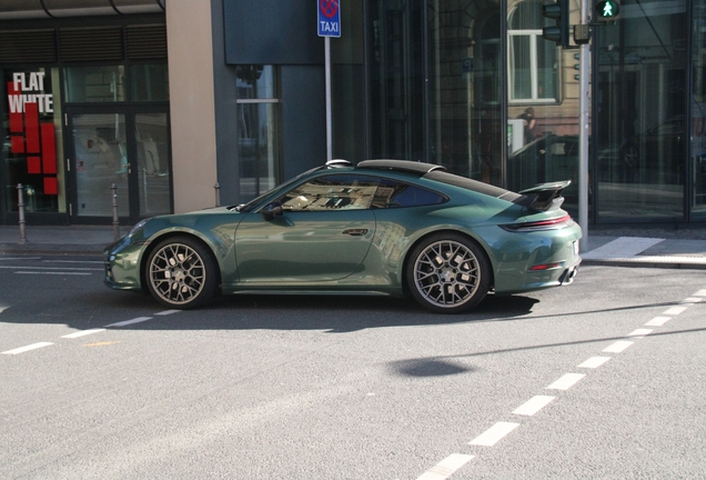 Porsche 992 Carrera GTS