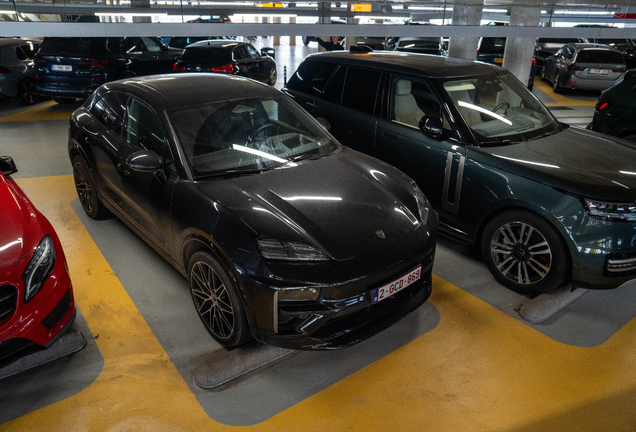 Porsche Macan EV Turbo