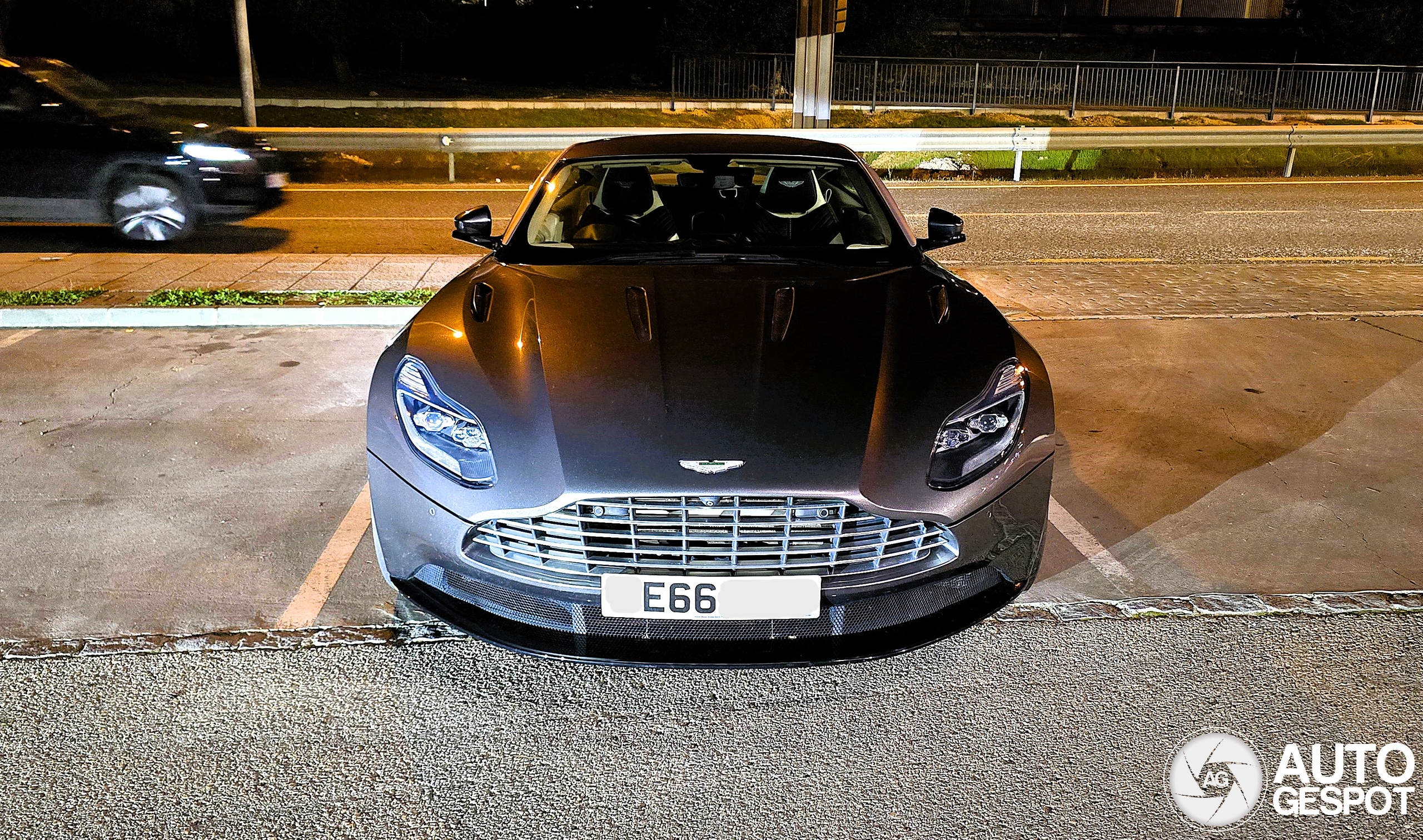 Aston Martin DB11