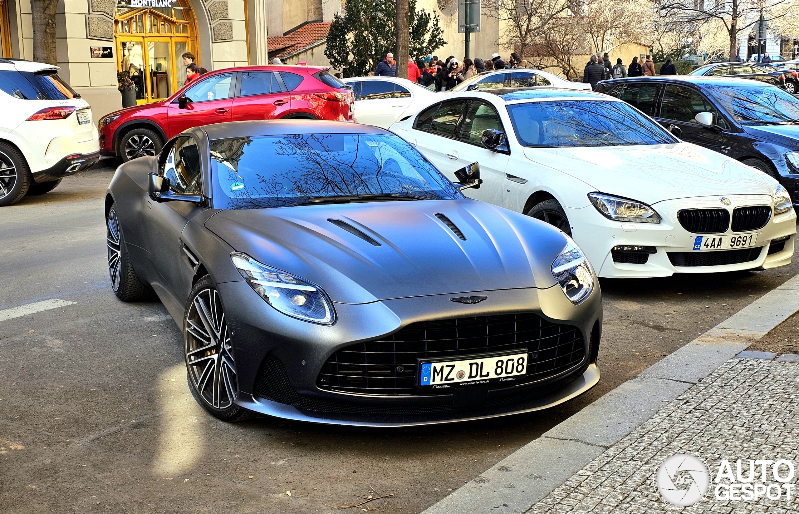 Aston Martin DB12
