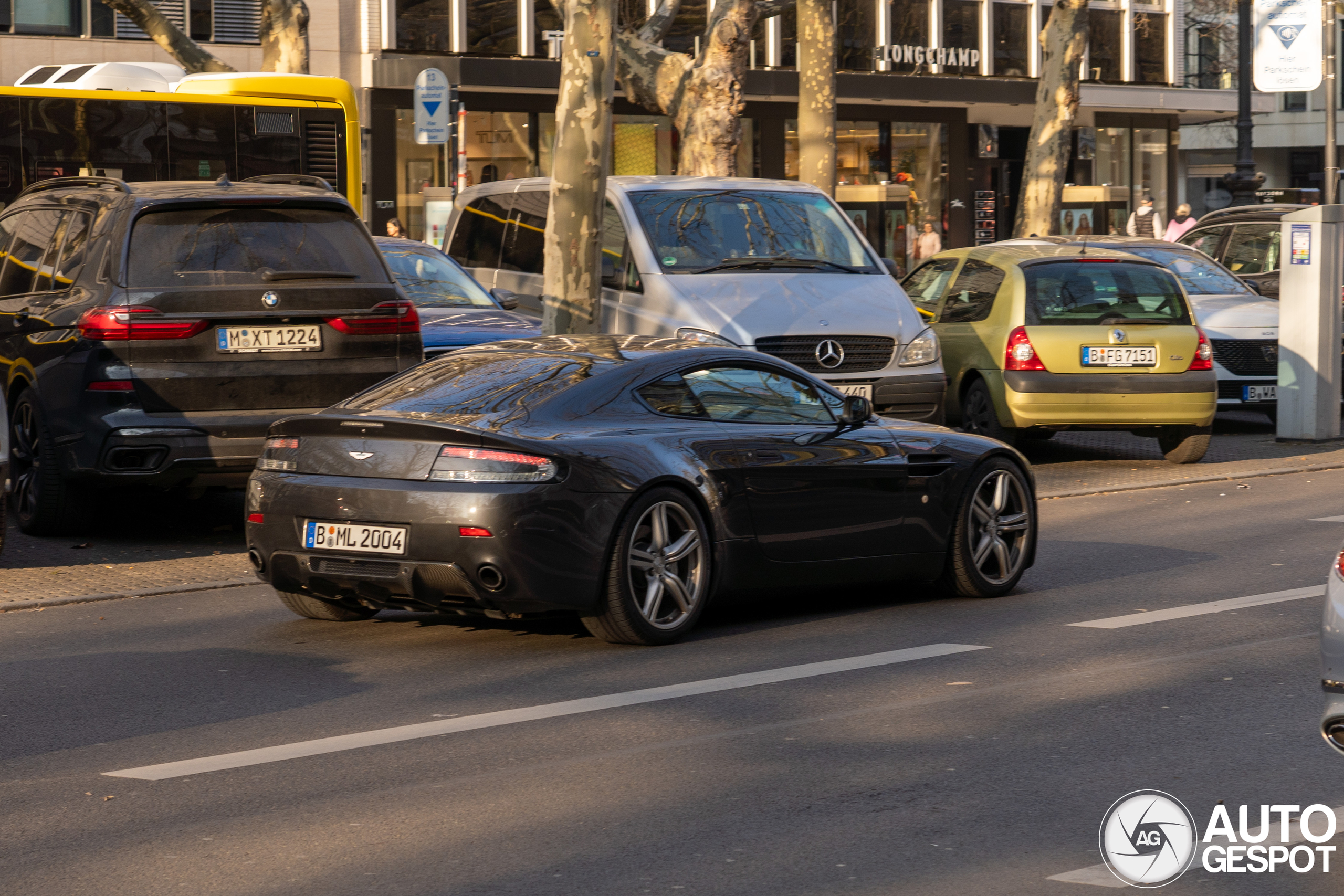 Aston Martin V8 Vantage