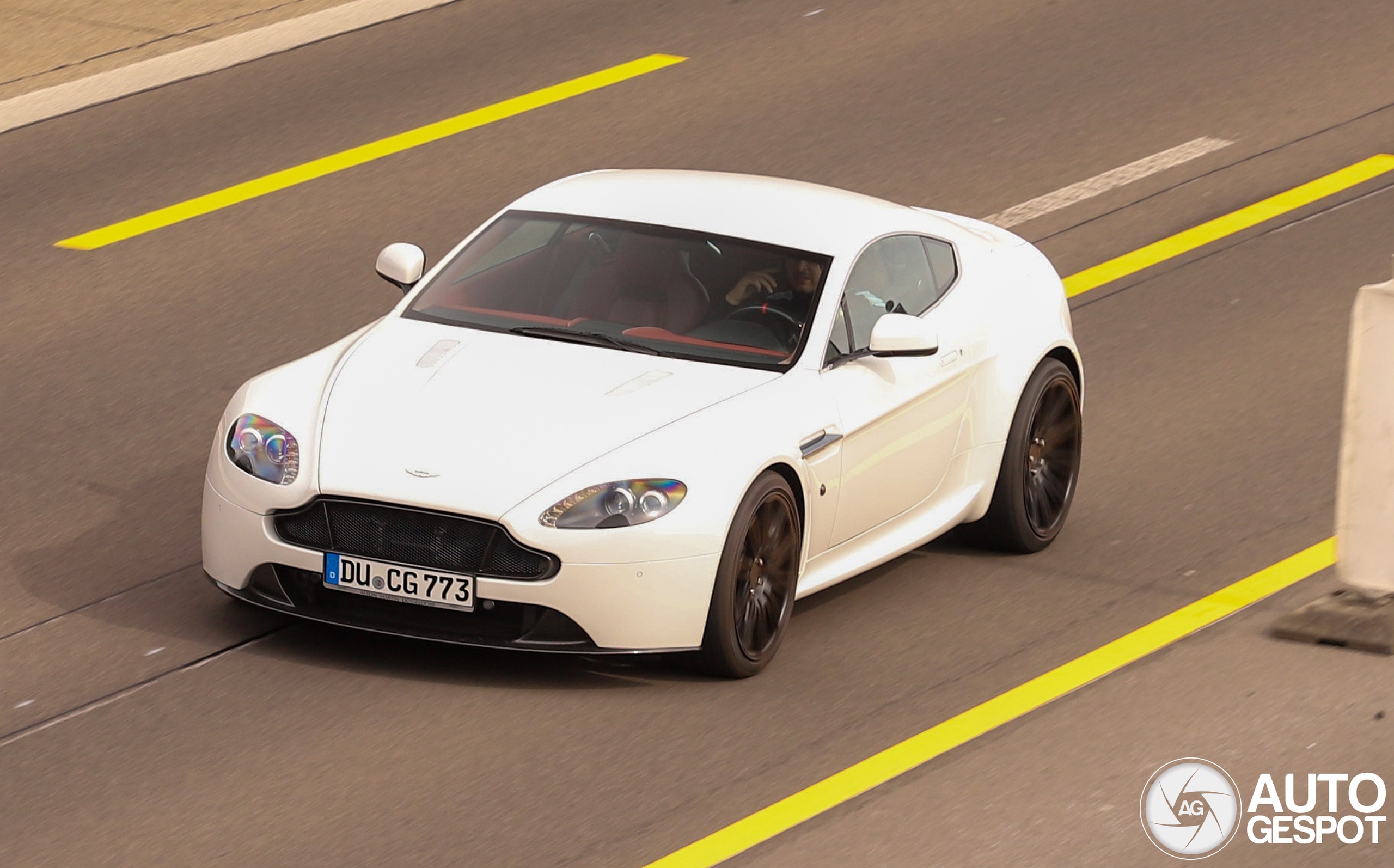 Aston Martin V8 Vantage