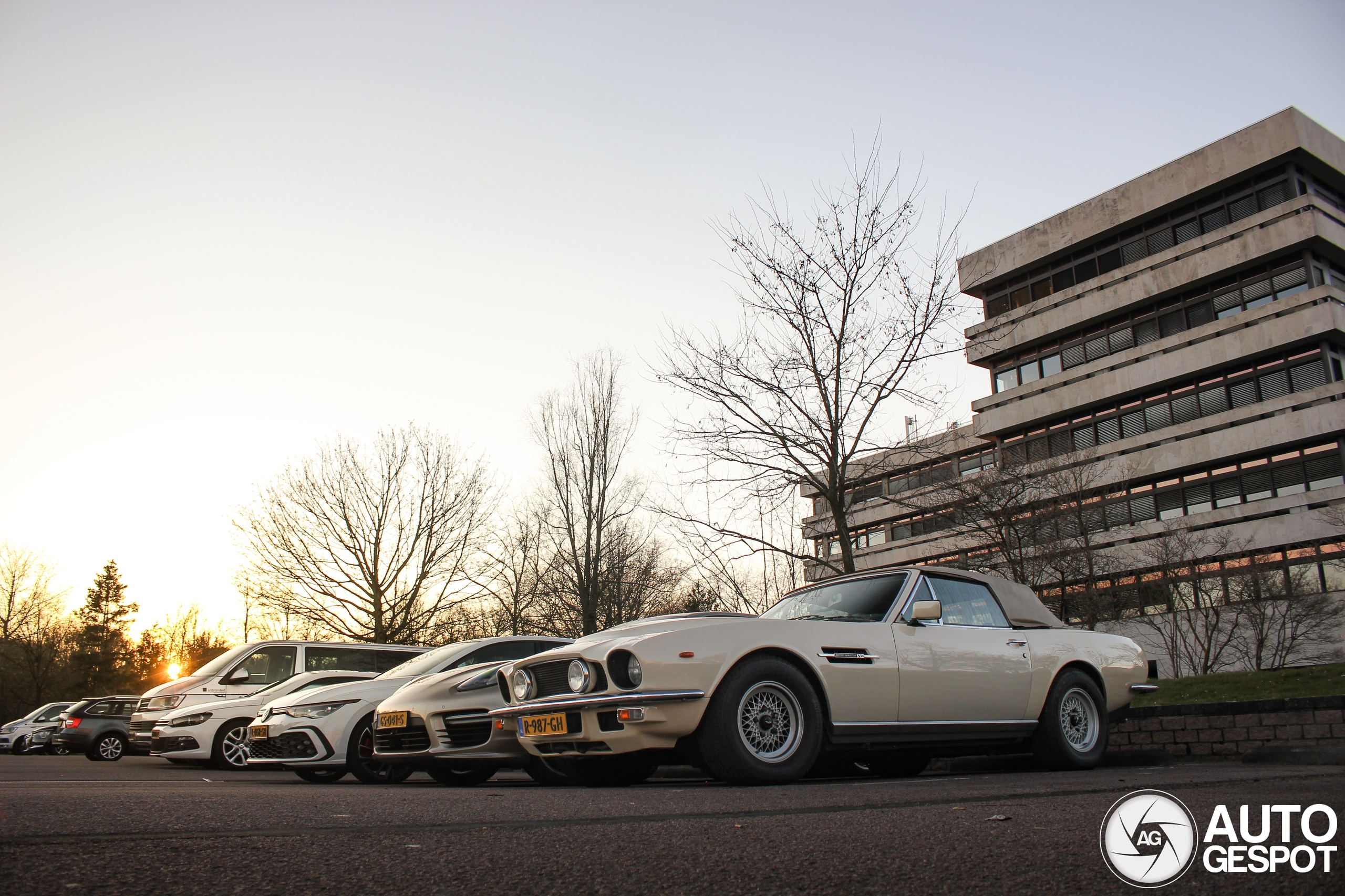 Aston Martin V8 Vantage Volante 1986-1989