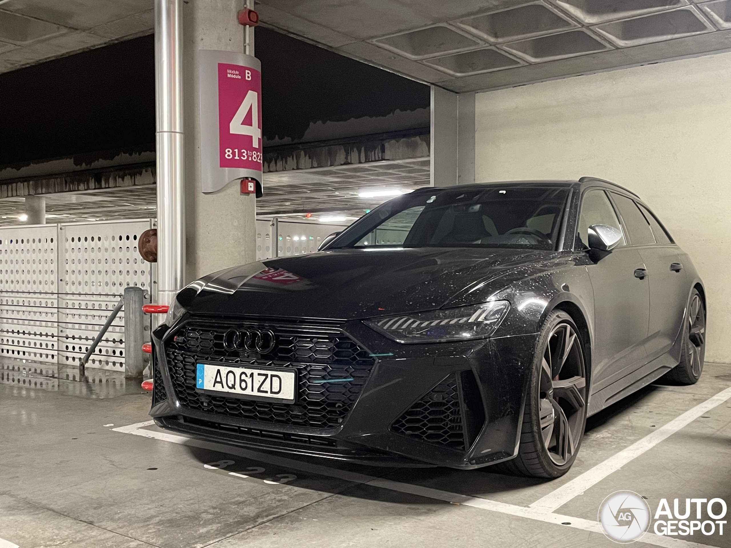 Audi RS6 Avant C8