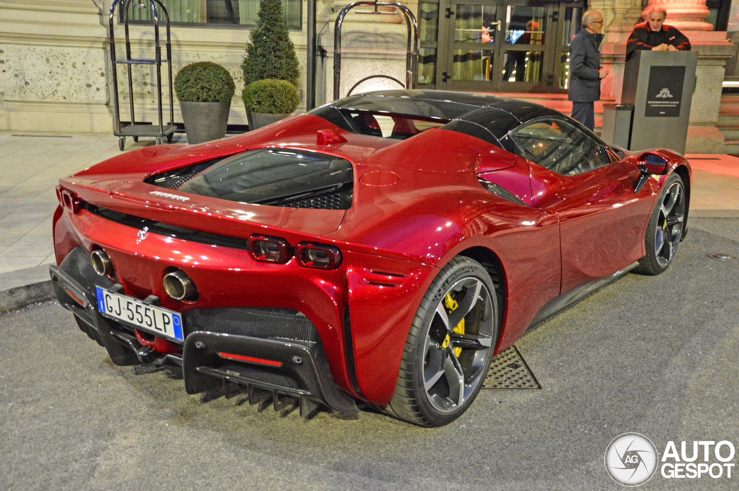 Ferrari SF90 Spider