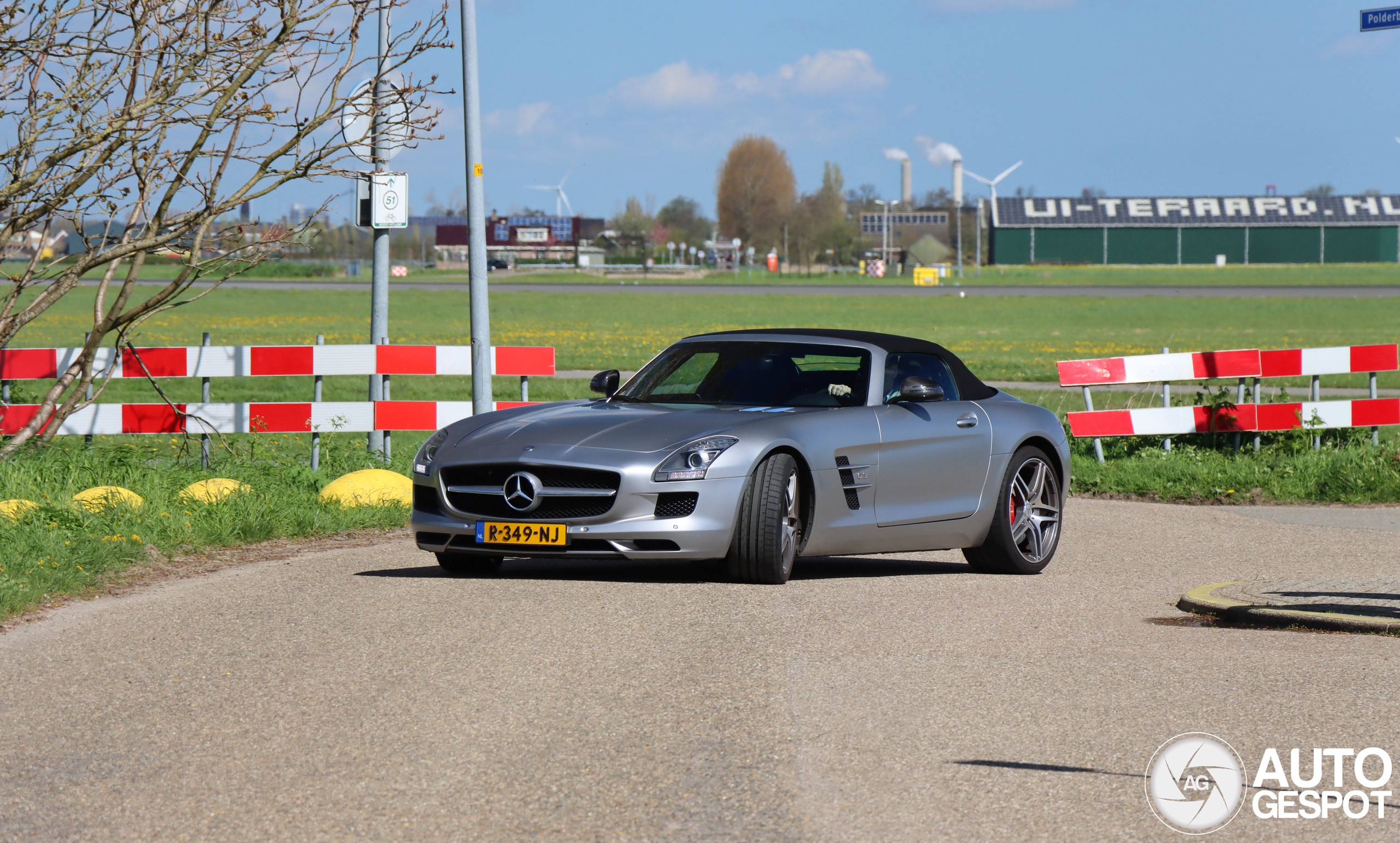 Mercedes-Benz SLS AMG Roadster