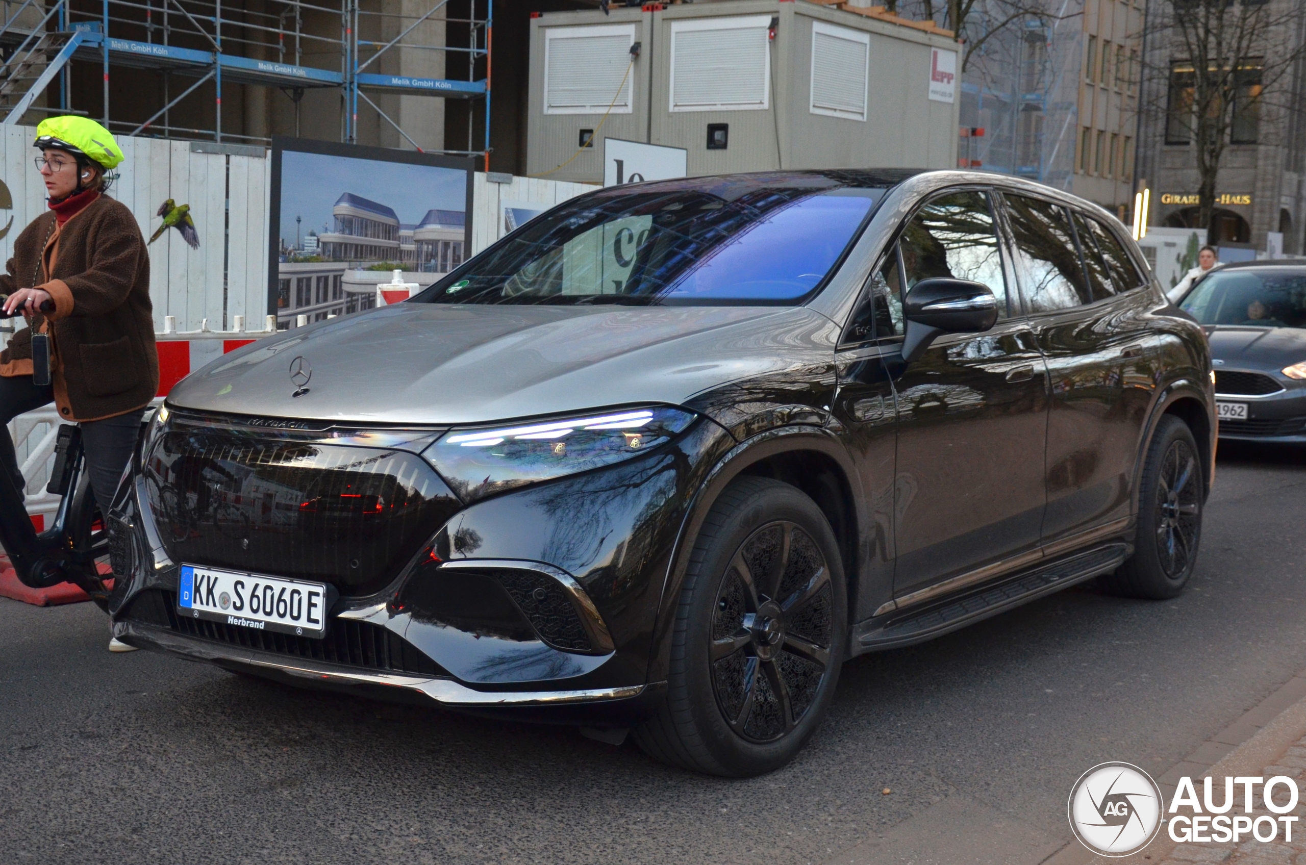 Mercedes-Maybach EQS 680 SUV Night Series
