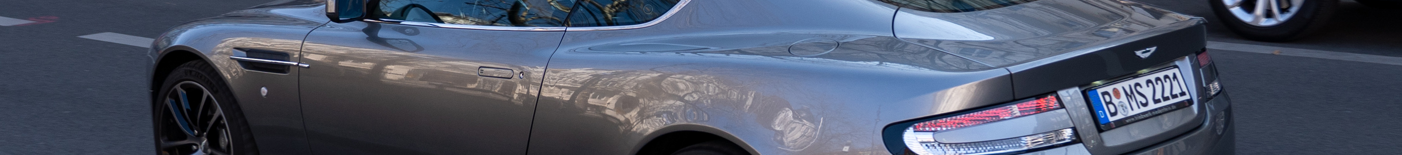 Aston Martin DB9 2010