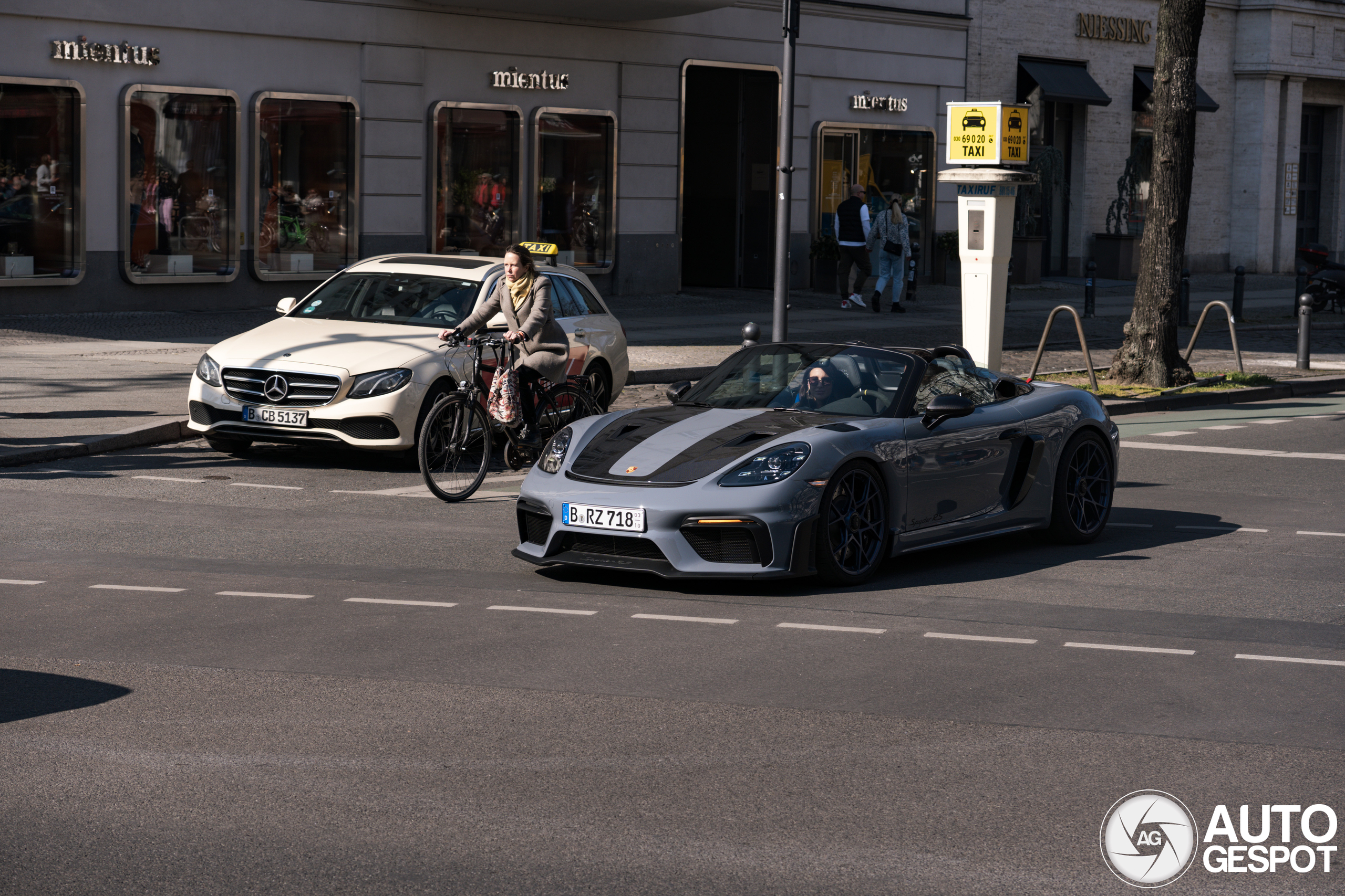 Porsche 718 Spyder RS Weissach Package