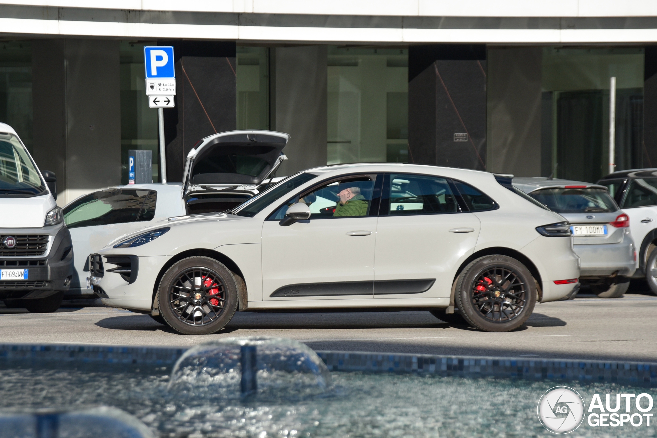 Porsche 95B Macan GTS MkII