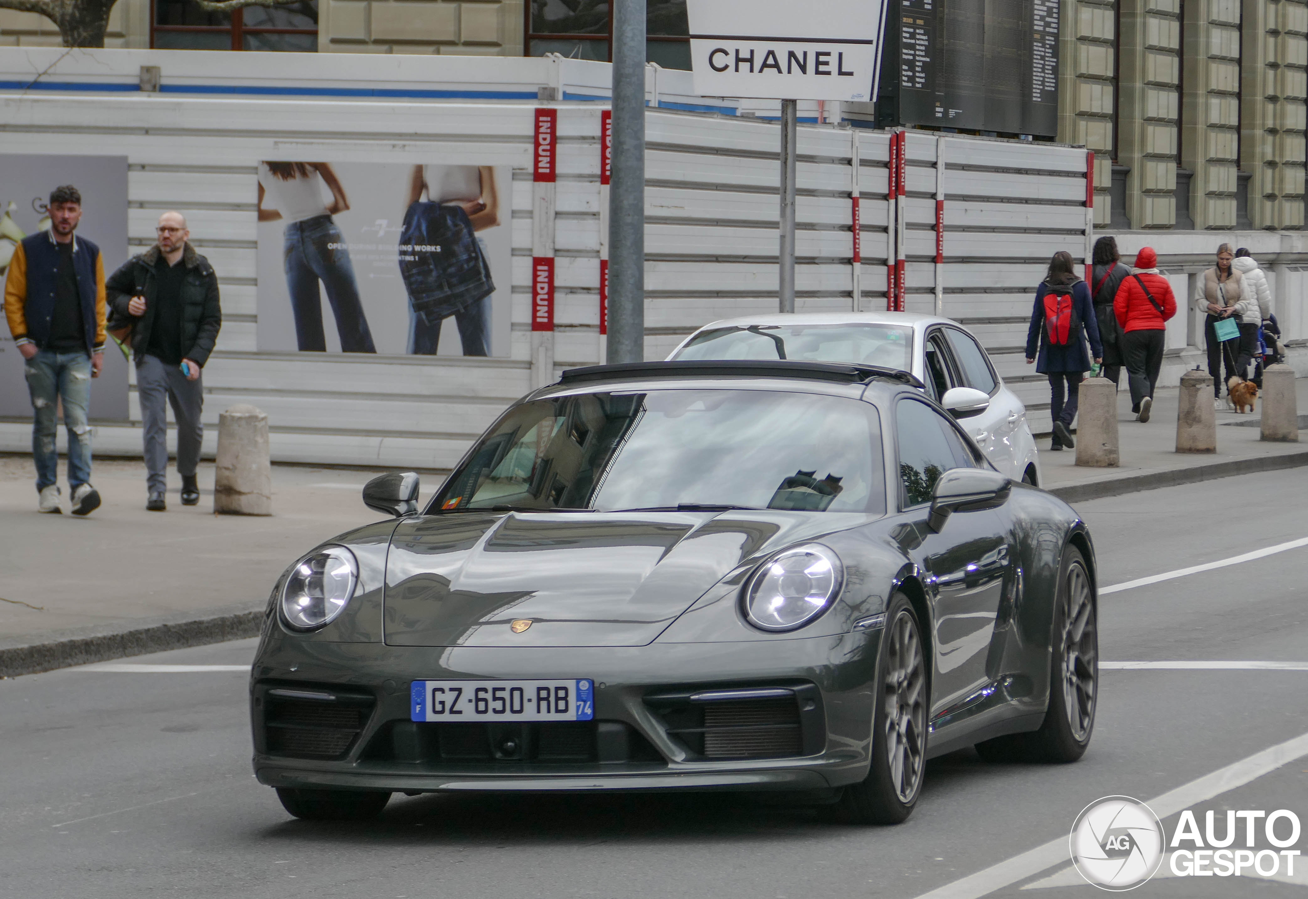 Porsche 992 Carrera 4S