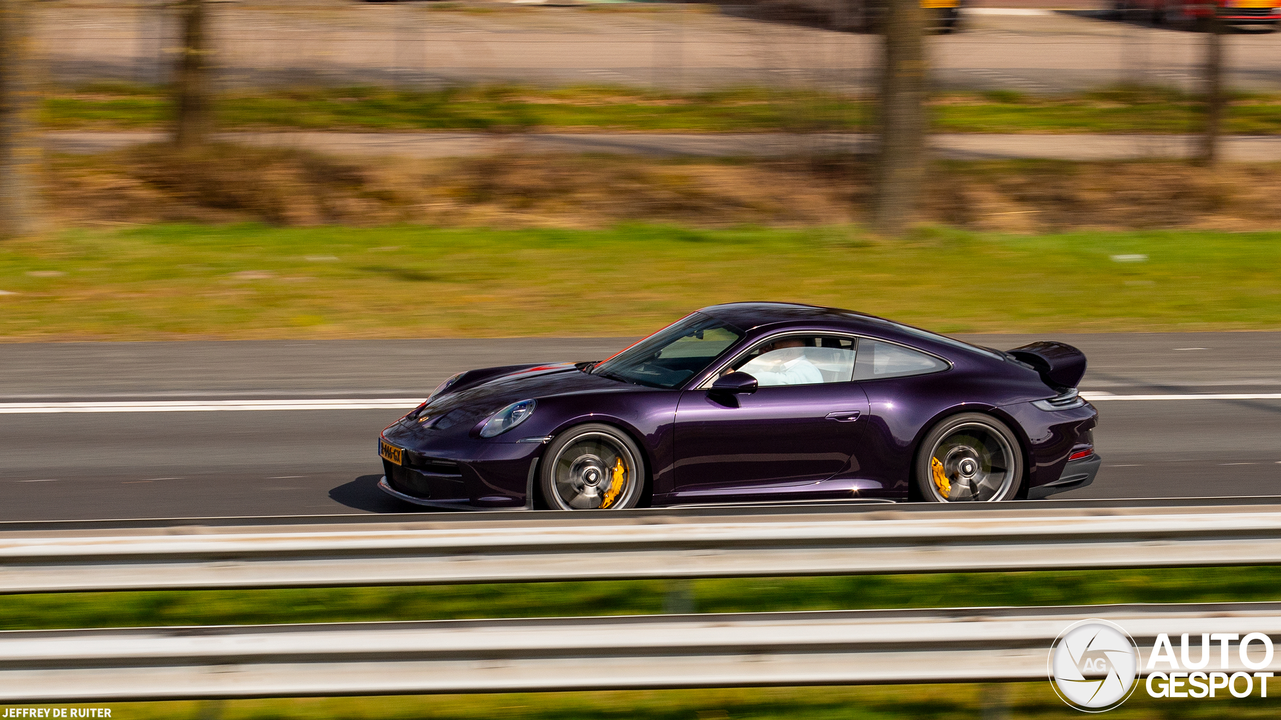 Porsche 992 GT3 Touring