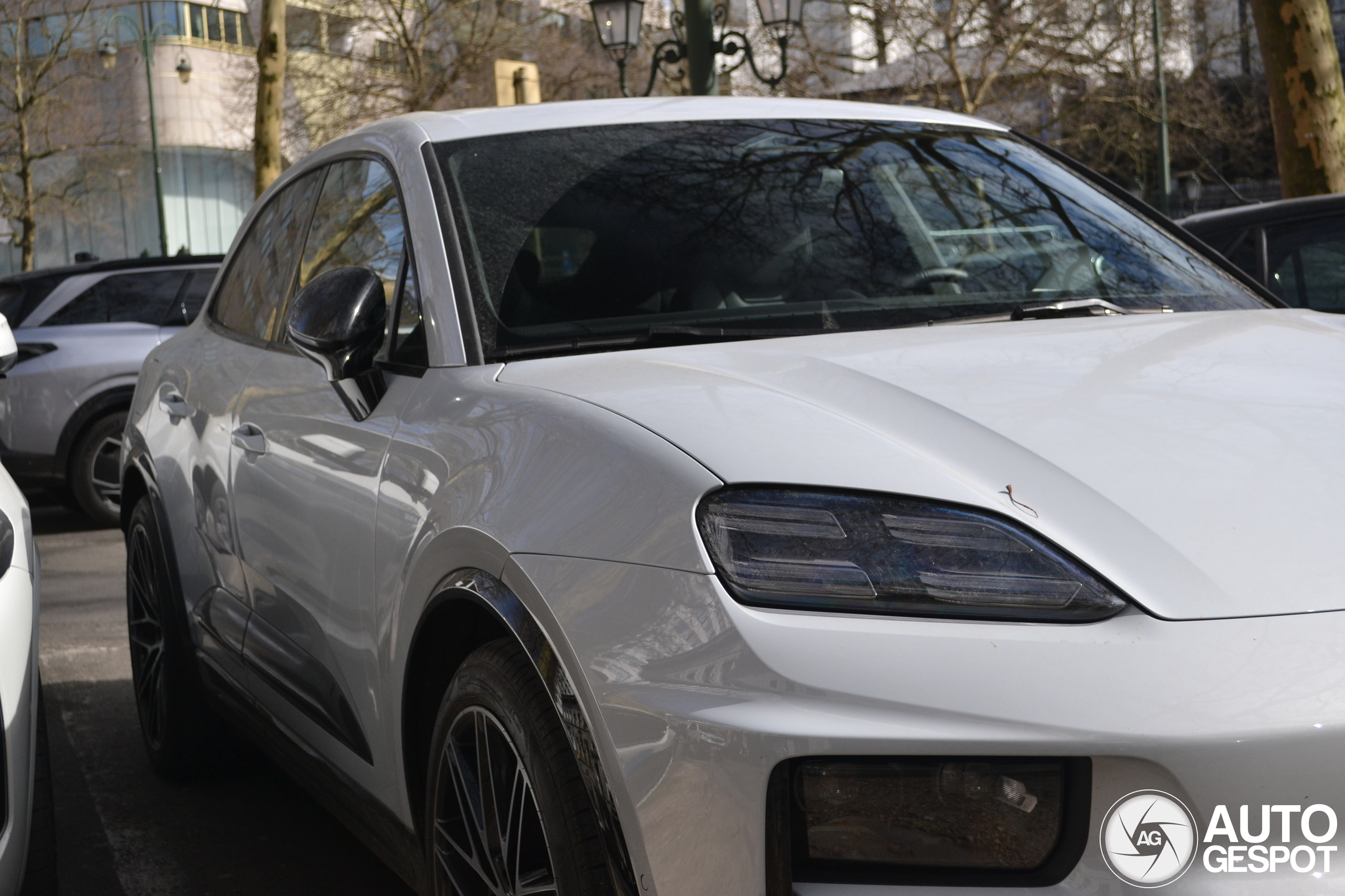 Porsche Macan EV Turbo