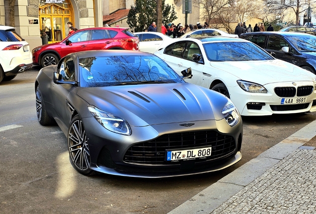 Aston Martin DB12